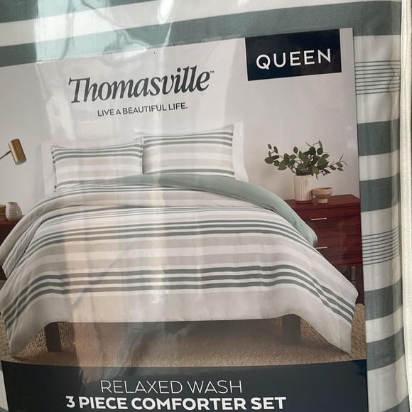 thomasville Bedding Thomasville Relaxed Queen Comforter Sets Poshmark